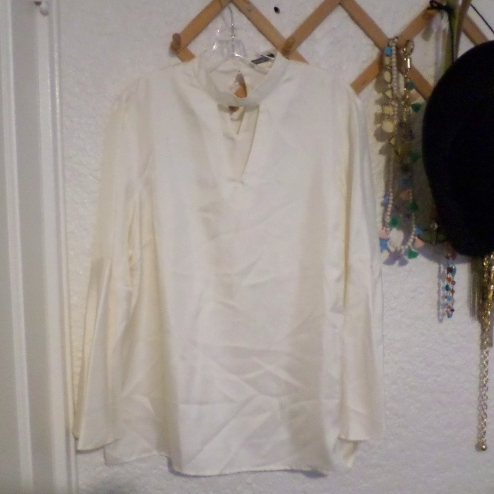 J. McLaughlin Ivory Silk High Collar V Neck Blouse NWT Sz XL